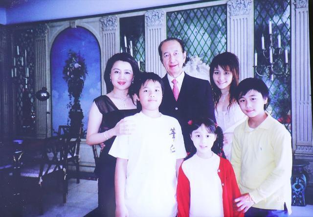 何鸿燊|赌王四位太太：二太精明，三太温婉，四太痴情，原配黎婉华一直被误会