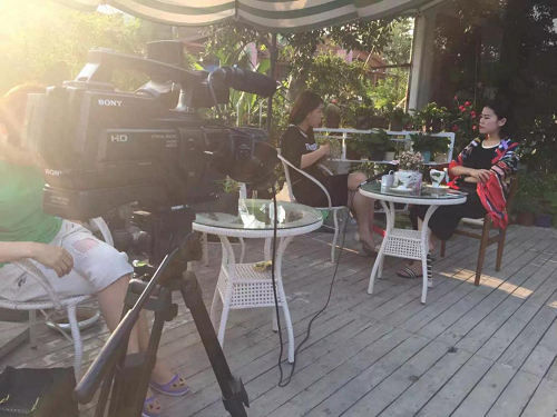 (张俪录制节目现场)