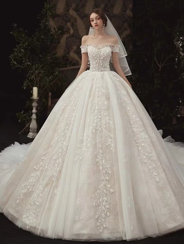 心理测试你觉得哪件婚纱穿上最美秒测你会错过最爱你的人吗