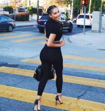 慈世平和高新新分手之后,现任亚裔女友曝光,一身功夫足以镇住他