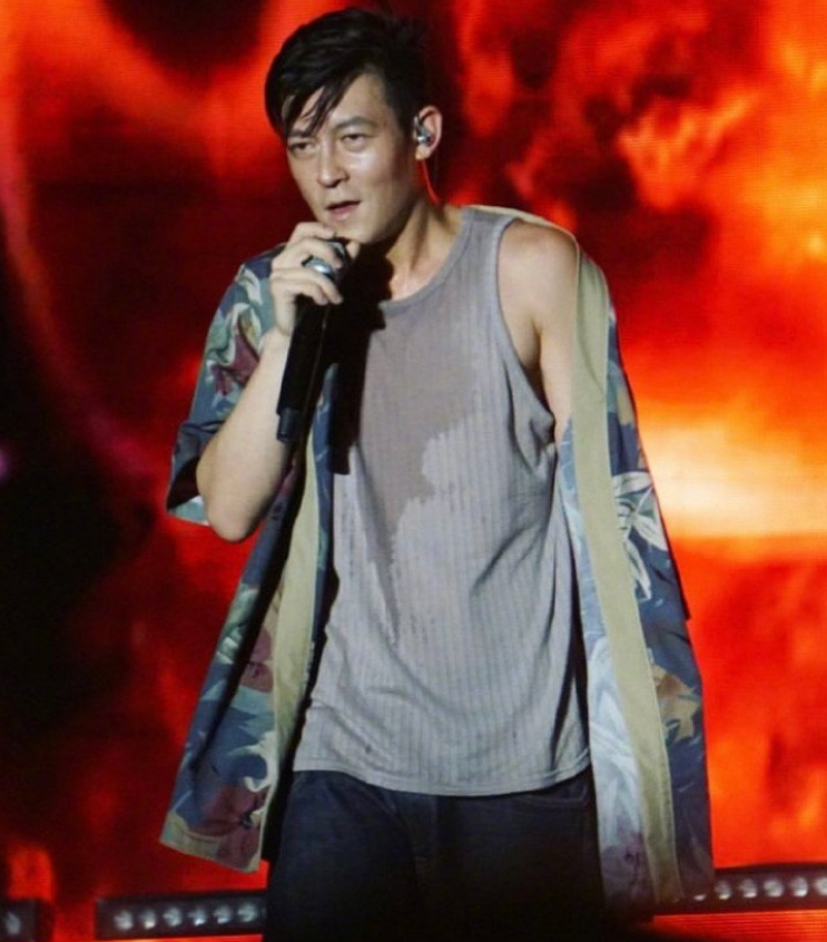 陈冠希|有种“整容”叫陈冠希离开阿娇，看了他近照后：这位大叔是谁？