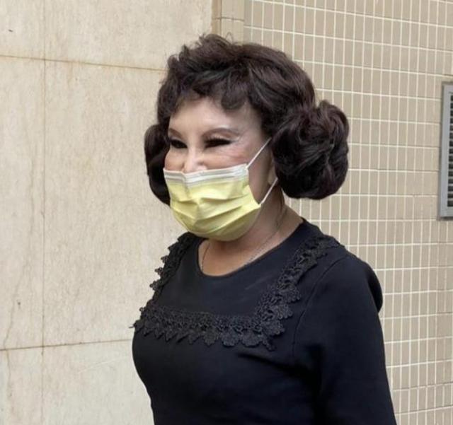 何鸿燊|何鸿燊设灵首日只让至亲告别，但被称为“殡仪之星”的她还是来了