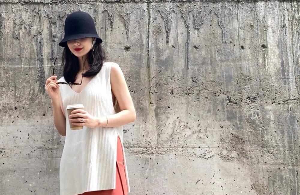 董花花|总裁夫人晒照秀巨钻婚戒尽显正宫地位，蒋凡疑亲自执镜身影曝光