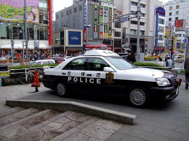 日本_社会|“我忍不住刺他”日本男和老爹闹翻连捅数刀，迎疾驰列车跳下铁轨