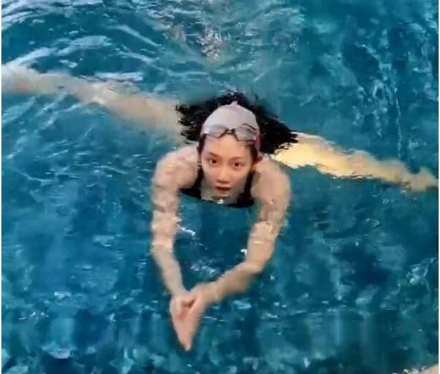 苗苗|32岁准妈妈苗苗还敢做这个动作？不愧是古典舞专业的！