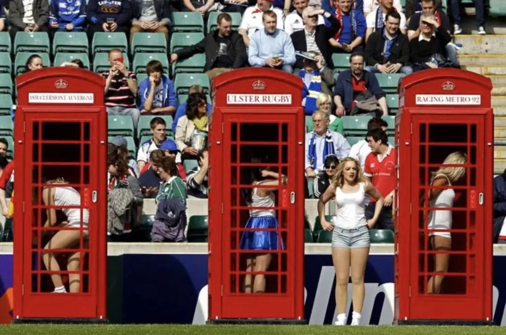 电话亭|除了不能打电话，现在的电话亭什么都能做