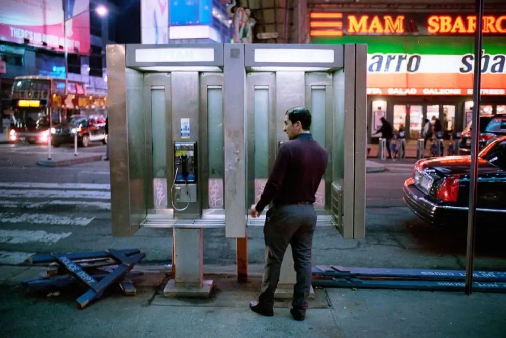 电话亭|除了不能打电话，现在的电话亭什么都能做