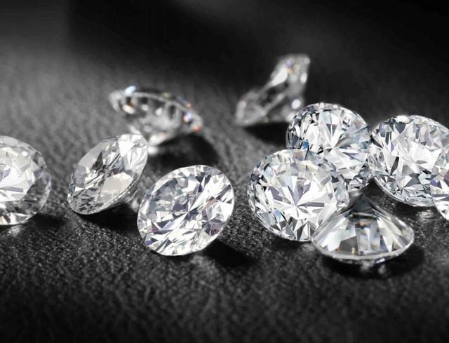 钻石|全球最“贪财”的植物，生长于钻石层地面上，却引来“杀身之祸”