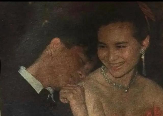 何超琼|何超琼在赌王丧礼上表现冷静而坚强，陈百强去世时却哭成泪人