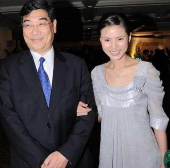 李若彤|为男友退圈时她大红大紫，10年遭弃四年没拍戏，被周润发一语惊醒