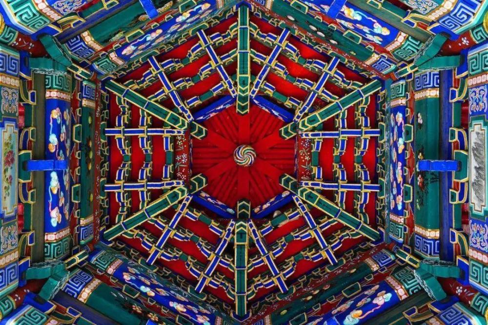 藻井|中国古建筑，连天花板都美到窒息