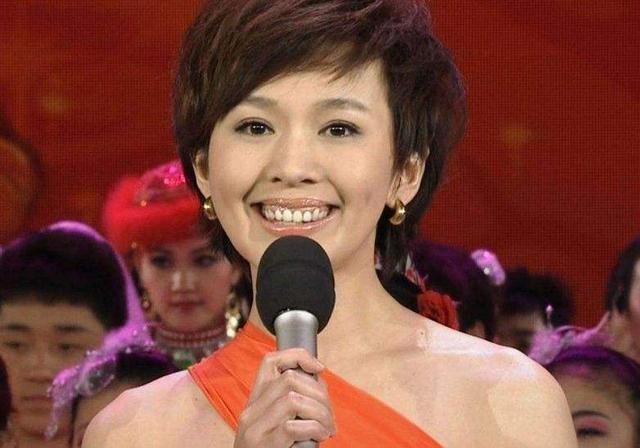 欧阳夏丹|43岁央视最美主持欧阳夏丹，终于传来好消息，网友祝感情顺利