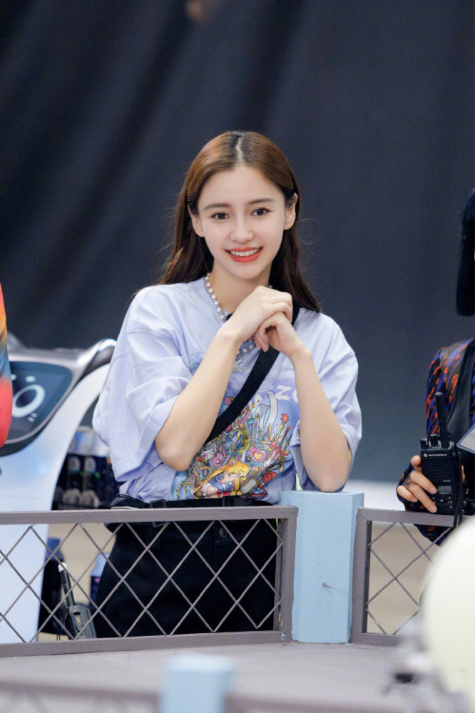 杨颖|杨颖的故事：黄晓明和她在一起，原来不是因为颜值