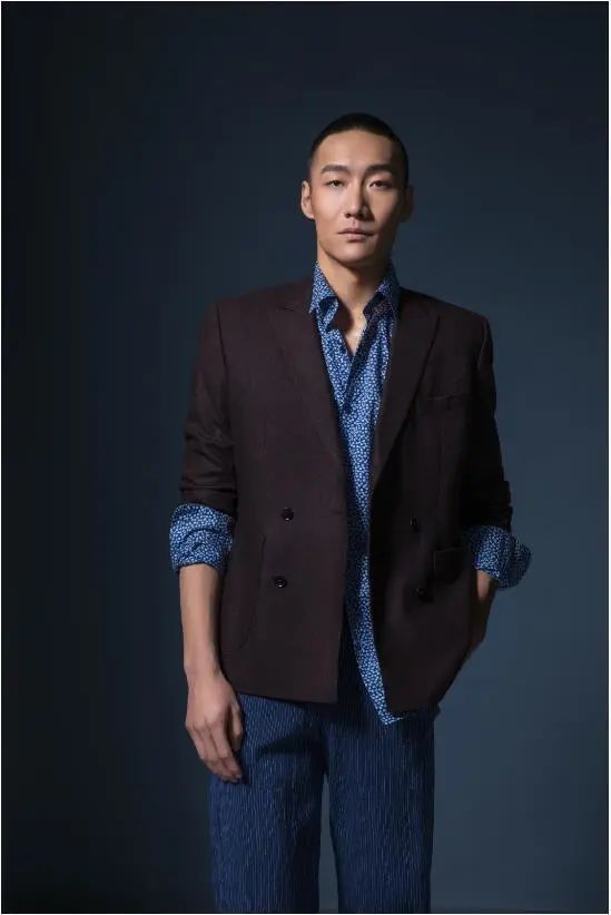 灵魂舞者狼性反派逗憨憨张傲月的三体有点可爱