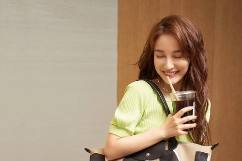 吴昕|《浪姐》播出后，吴昕热度超谢娜4倍，如今谁才是《快本》一姐？