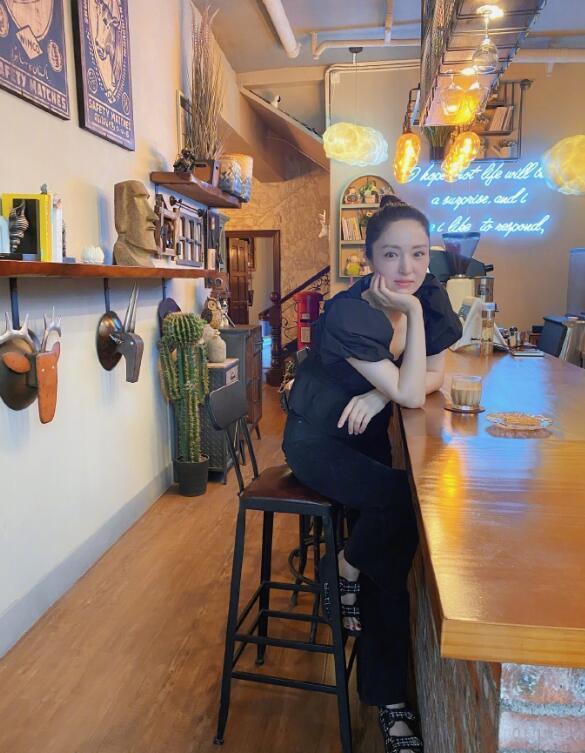 苏小玎|苏小玎疑晒女友视角照秀恩爱，甜蜜告知董璇方：拍照的人太美