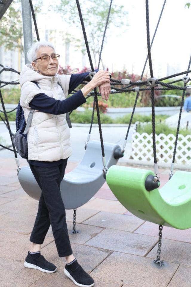 余慕莲|82岁TVB资深绿叶家中摔倒，自行就医拒援助，晚年丧子后孤寡生活