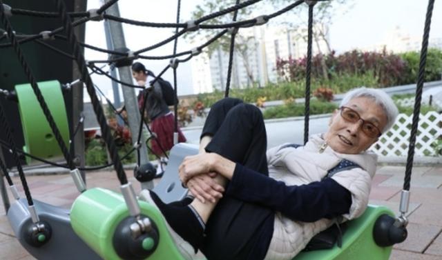 余慕莲|82岁TVB资深绿叶家中摔倒，自行就医拒援助，晚年丧子后孤寡生活