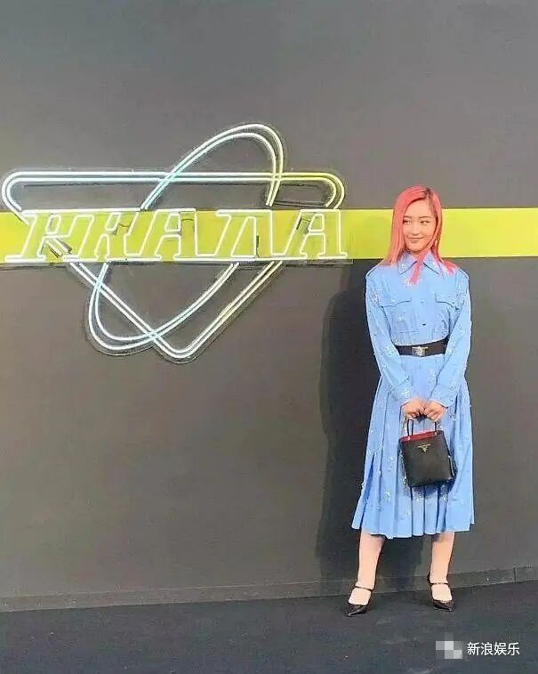 张萌|看了张萌的脚脖子，终于明白她为何总穿长裤出镜