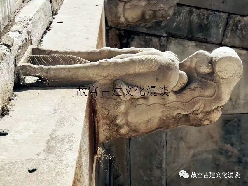 紫禁城古建筑台基上的排水神兽——蚣蝮