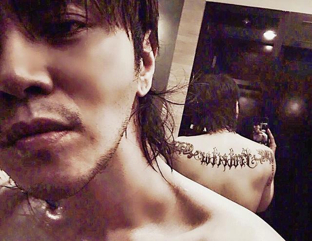 罗志祥|告别旧爱迎接新欢？罗志祥晒女友视角后背照，海边冲浪心情大好