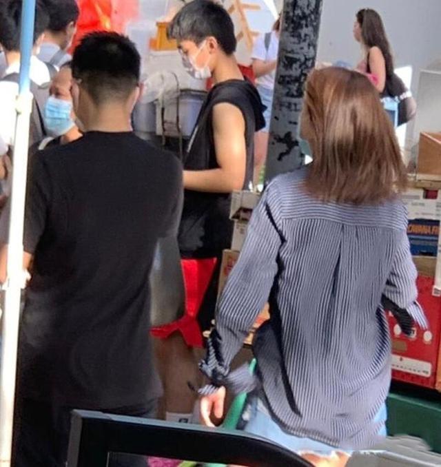 何鸿燊|赌王出殡次日，四太儿子和前女友上街散心，女方为丧礼染发体贴入微