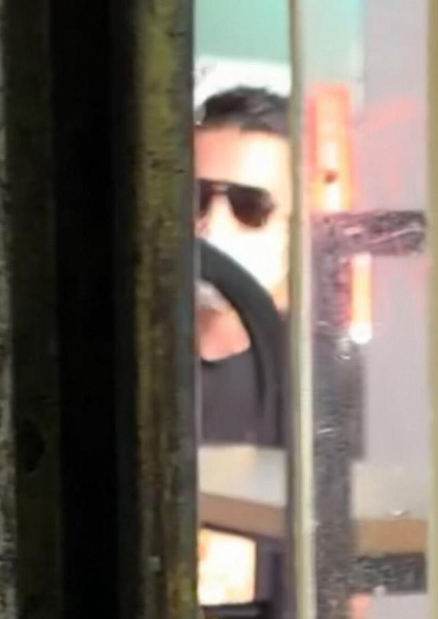 何鸿燊|赌王出殡次日，四太儿子和前女友上街散心，女方为丧礼染发体贴入微