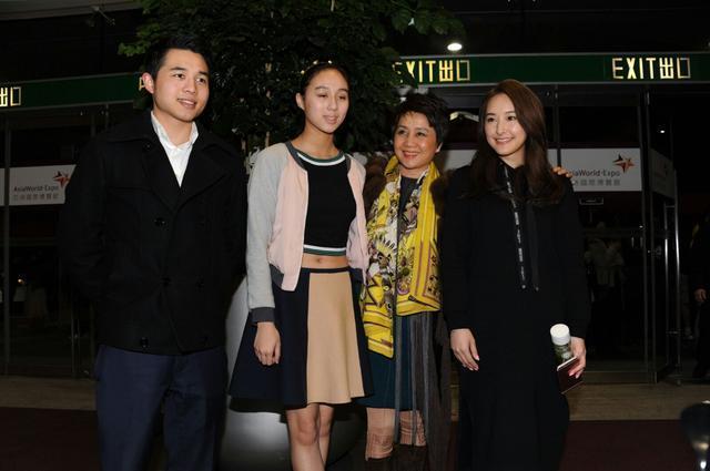 何鸿燊|赌王出殡次日，四太儿子和前女友上街散心，女方为丧礼染发体贴入微