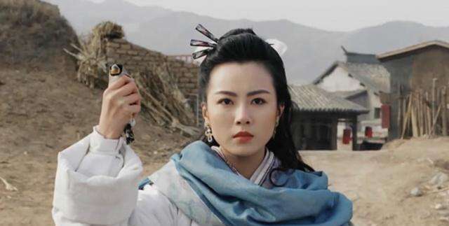 古龙|古龙写了一部小说，前半部像《连城诀》，后半部像《倚天屠龙记》