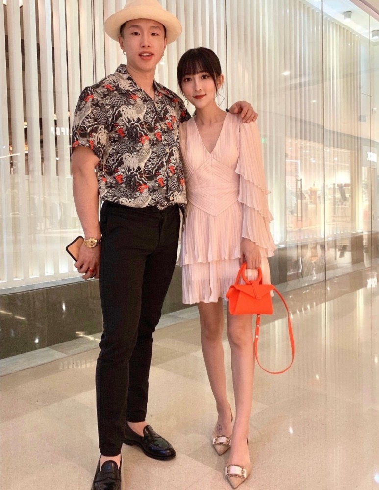 媳妇一下子买了四个包,烧饼有了挣钱新动力_腾讯新闻