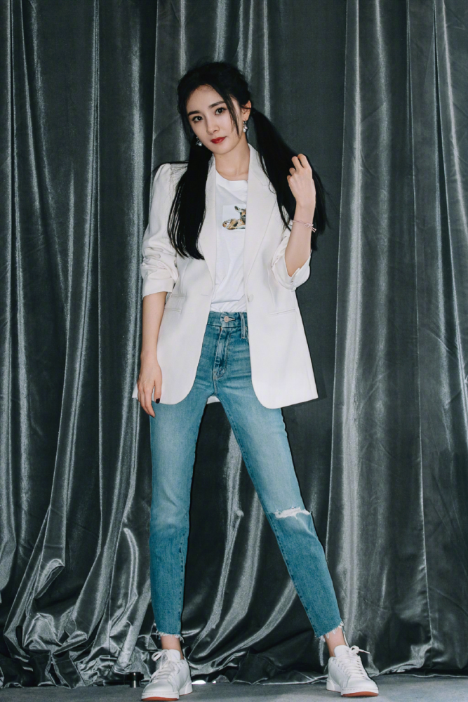 杨幂|沈腾《快本》吐槽嘉行不培养好演员，杨幂现场反击，火药味十足