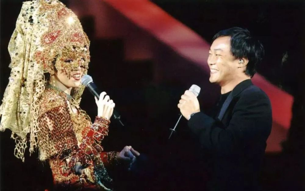 陈奕迅|贵圈｜末代歌神陈奕迅的无人演唱会：世界分崩离析，还好有人陪我唱歌