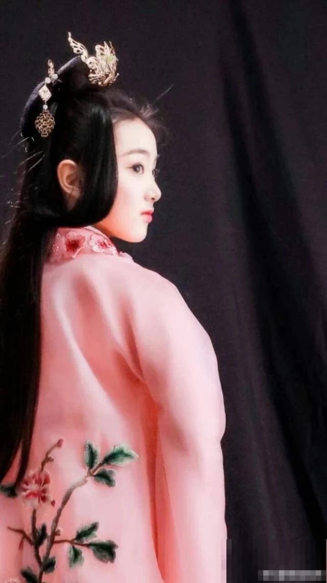 陶奕希分别装扮成紫薇,貂蝉和小风,各种风格都能拿捏到人物的韵味