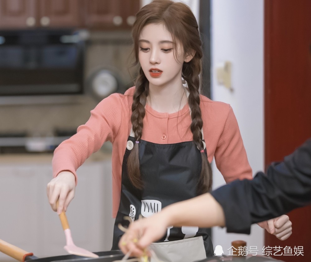 鞠婧祎|不被“待见”的鞠婧祎，下半年要霸屏了