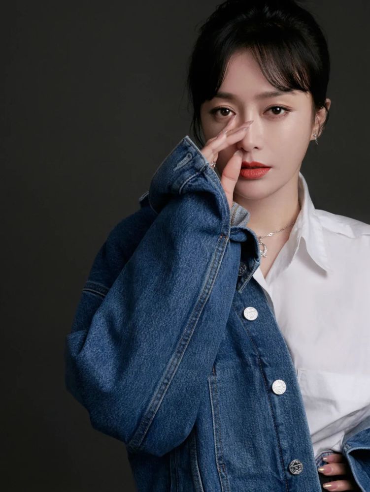 秦岚|过分美丽的秦岚，再一次用眼技征服了我！