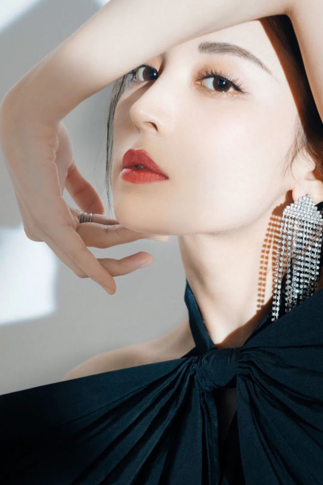 秦岚|过分美丽的秦岚，再一次用眼技征服了我！