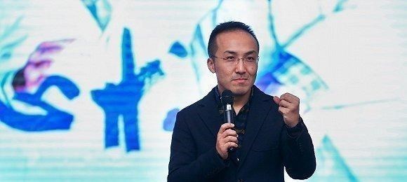 张萌的另外一个身份就是耀客传媒的老板娘了,她的丈夫吕超作为耀客