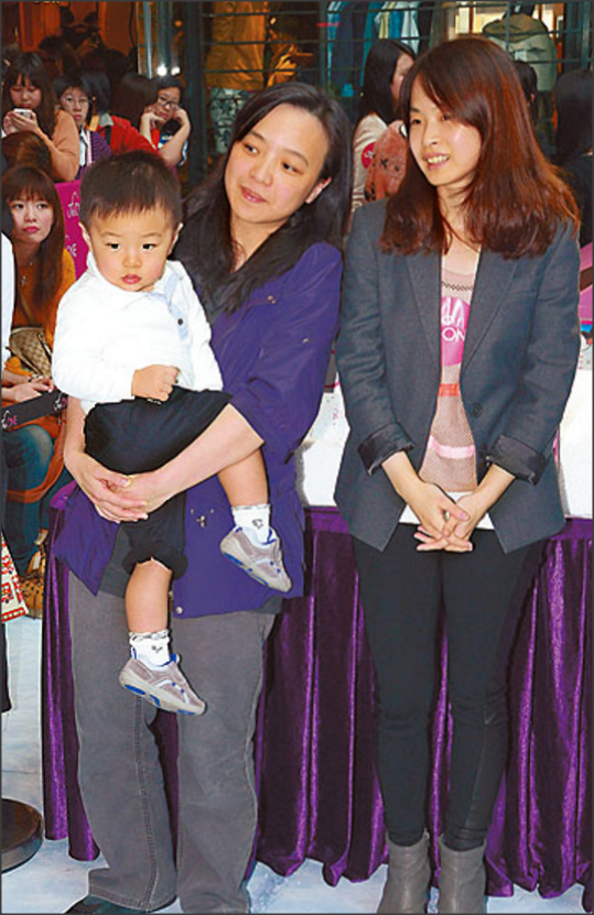 刘銮雄|记者曝甘比因小事被刘銮雄骂得街头痛哭，她真心爱大刘离不开对方