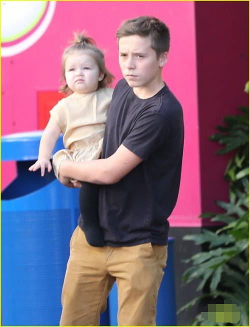 贝克汉姆|贝克汉姆21岁长子成功求婚后，维多利亚再宣布喜讯：就要结婚了