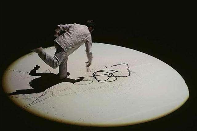 邵岩|“射墨”大师邵岩不顾批评，执意写丑书，可敬还是可耻？