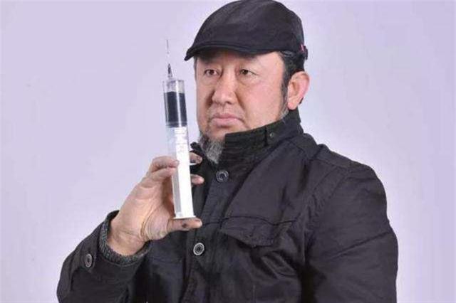 邵岩|“射墨”大师邵岩不顾批评，执意写丑书，可敬还是可耻？