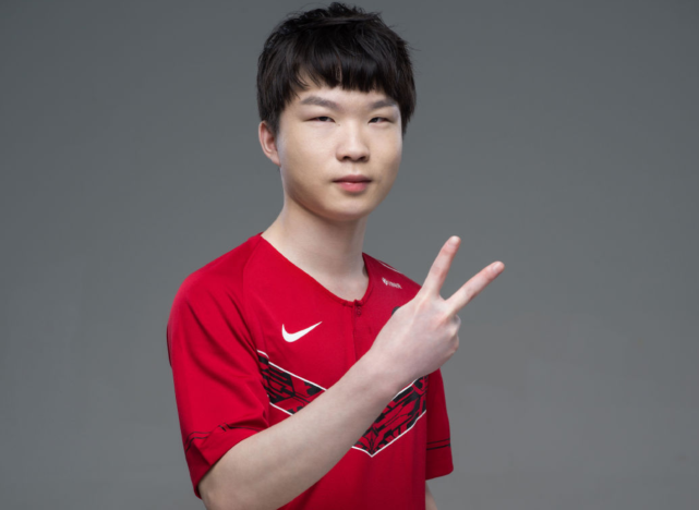 edg迎战rng!老对手新较量 青训状元小祥首发登场!