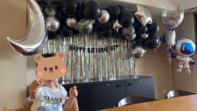 江佩蓉|江佩蓉为老公庆生小鸟依人，陶喆51岁容光焕发，儿子可爱出镜