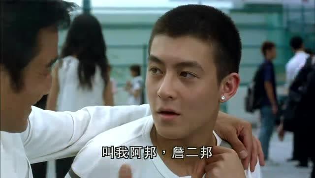 陈冠希|40岁陈冠希玩直播没认出来，网友调侃撞脸赵本山和光头强！