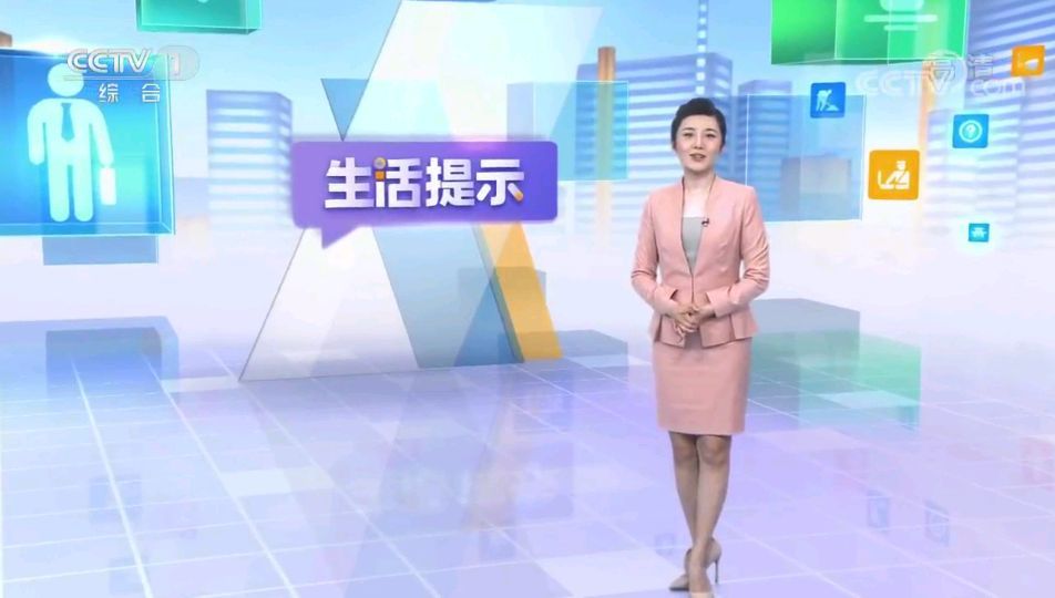 央视新闻主播郑子可被发型拉低颜值,92年的姑娘老气横秋,可惜了漂亮