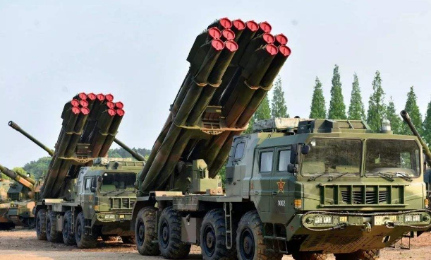 6门03式远火一次齐射,成本接近一亿元,但是北斗如此先进,首先看到对方