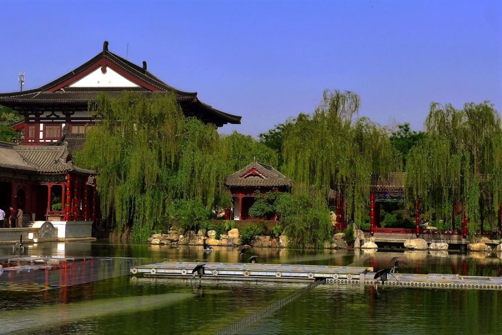 陕西一处低调的景区,是西安的皇家园林,却被网友调侃是"澡堂子"?