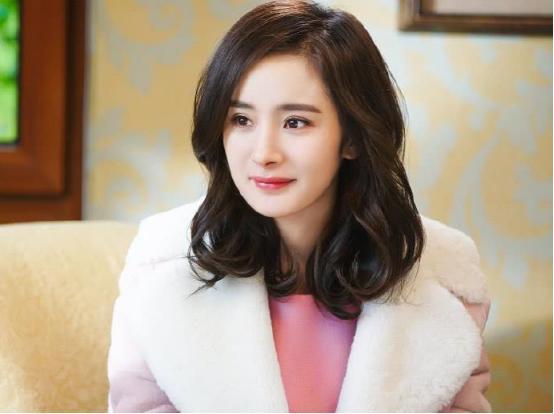 杨幂|沈腾说嘉行传媒没有好演员，模仿杨幂广告动作，杨幂当场黑脸