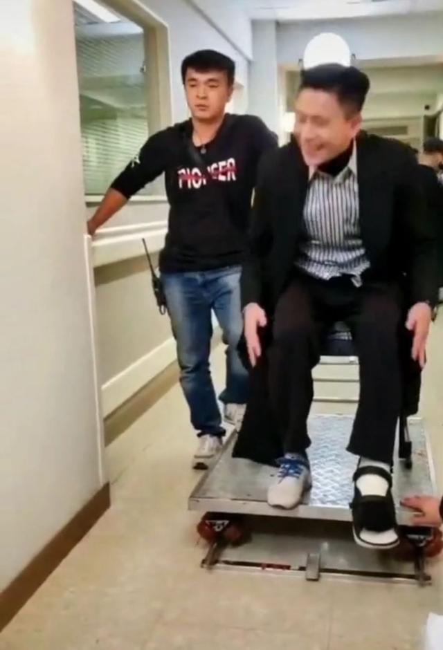 黄宗泽|黄宗泽被曝耍大牌？拍戏片场多次笑场，身旁工作人员一脸无奈