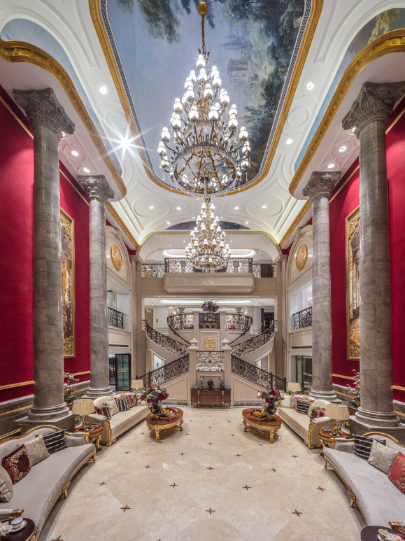 法式独栋别墅,楼梯散发着豪华和典雅!